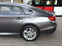 2018 Honda Accord 260TURBO Elite — фото 27