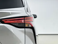 2021 Toyota Sienna 2.5L Hybrid Platinum — фото 18