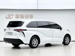 2021 Toyota Sienna 2.5L Hybrid Comfort, белый — фото 6