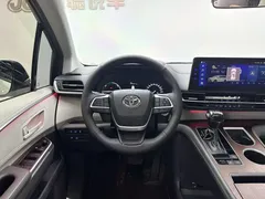 2021 Toyota Sienna 2.5L Hybrid Comfort, белый — фото 9