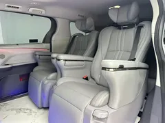 2021 Toyota Sienna 2.5L Hybrid Comfort, белый — фото 12