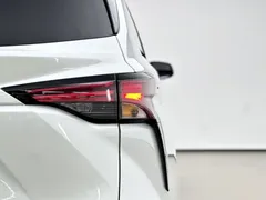 2021 Toyota Sienna 2.5L Hybrid Comfort, белый — фото 15