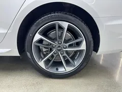 2022 Audi A4L 40 TFSI Fashion Dynamic, белый — фото 31