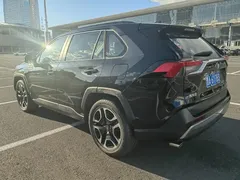 2022 Toyota RAV4 2.0L CVT 4WD Premium, чёрный — фото 6