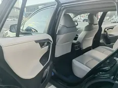 2022 Toyota RAV4 2.0L CVT 4WD Premium, чёрный — фото 14