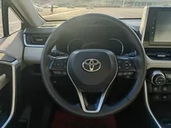 2022 Toyota RAV4 2.0L CVT 4WD Premium, чёрный — фото 17