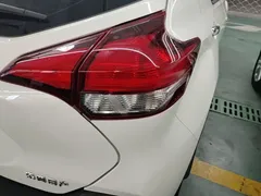 2021 Nissan Kicks 1.5L XV CVT Luxury, белый — фото 8