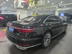 2021 Audi A8L 50 TFSI quattro Comfort, чёрный — фото 4