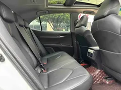 2021 Toyota Camry Hybrid 2.5HG Luxury, белый — фото 10