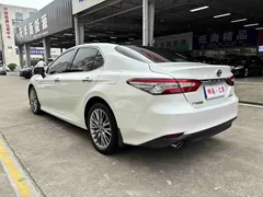 2021 Toyota Camry Hybrid 2.5HG Luxury, белый — фото 16