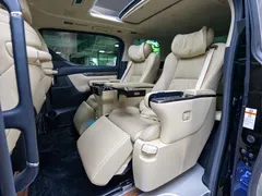 2021 Toyota Alphard Hybrid 2.5L Premium, чёрный — фото 16