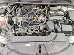 2021 Toyota Corolla TNGA 1.5L CVT Elite, белый — фото 16