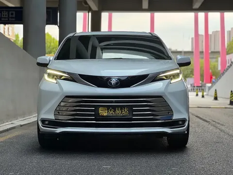 2023 Toyota Sienna 2.5L Hybrid Platinum