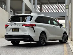 2023 Toyota Sienna 2.5L Hybrid Platinum, белый — фото 2