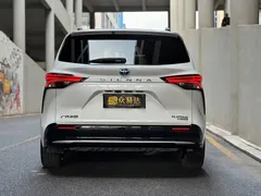 2023 Toyota Sienna 2.5L Hybrid Platinum, белый — фото 6