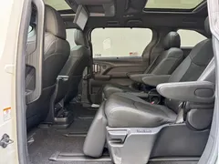 2023 Toyota Sienna 2.5L Hybrid Platinum, белый — фото 12