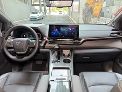 2023 Toyota Sienna 2.5L Hybrid Platinum, белый — фото 14