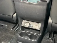 2023 Toyota Sienna 2.5L Hybrid Platinum, белый — фото 22