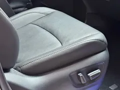 2023 Toyota Sienna 2.5L Hybrid Platinum, белый — фото 23