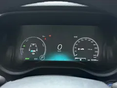 2023 Toyota Sienna 2.5L Hybrid Platinum, белый — фото 25