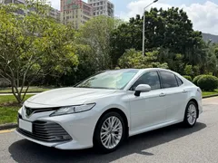 2019 Toyota Camry 2.5G Luxury, белый — фото 1