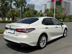 2019 Toyota Camry 2.5G Luxury, белый — фото 4