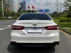 2019 Toyota Camry 2.5G Luxury, белый — фото 5