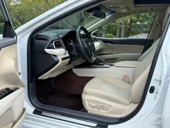 2019 Toyota Camry 2.5G Luxury, белый — фото 8