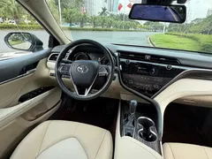 2019 Toyota Camry 2.5G Luxury, белый — фото 14