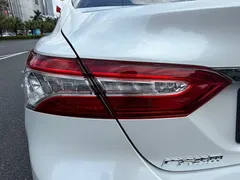 2019 Toyota Camry 2.5G Luxury, белый — фото 21