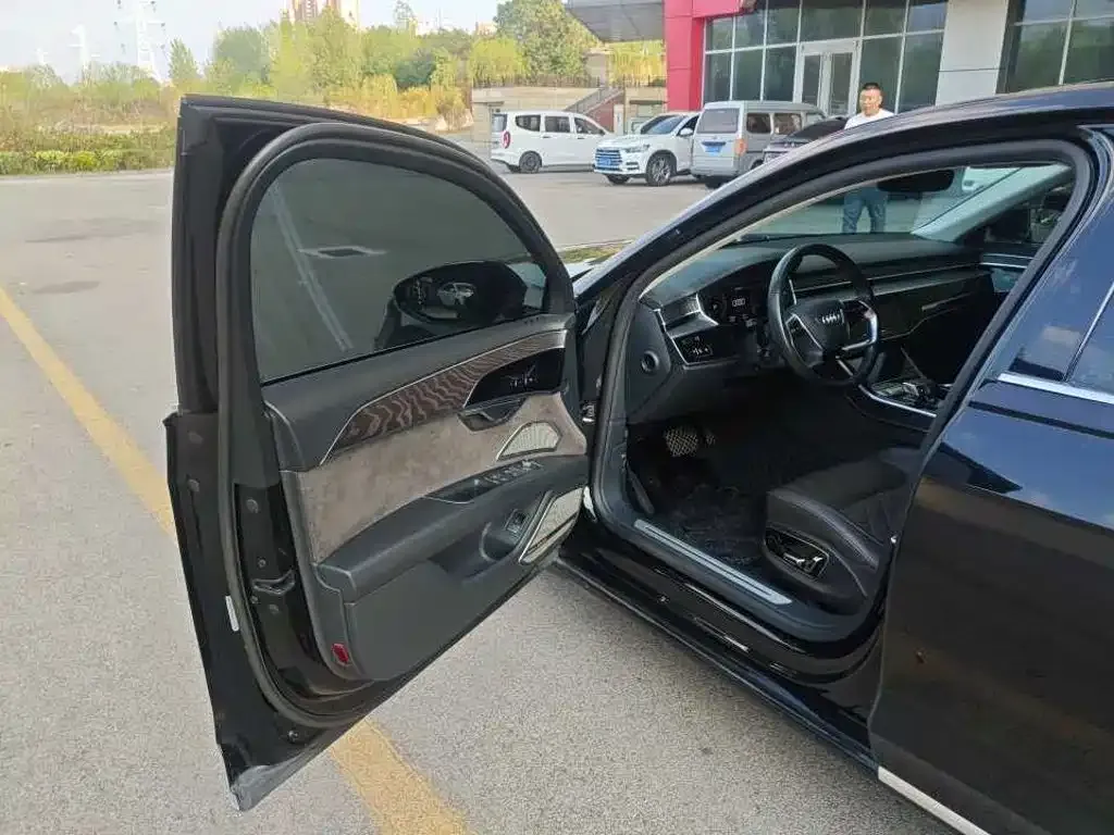 2021 Audi A8L 50 TFSI quattro Comfort