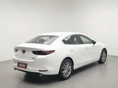 2022 Mazda 3 2.0L AT, белый — фото 2