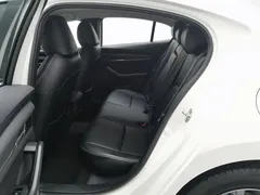 2022 Mazda 3 2.0L AT, белый — фото 15