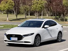 2021 Mazda 3 2.0L AT, белый — фото 1
