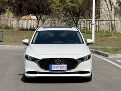 2021 Mazda 3 2.0L AT, белый — фото 2