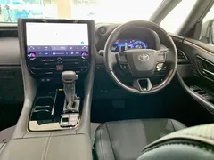 2023 Toyota Alphard 2.5L Hybrid Premium Gold, белый — фото 13