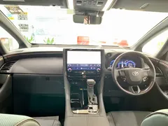 2023 Toyota Alphard 2.5L Hybrid Premium Gold, белый — фото 14