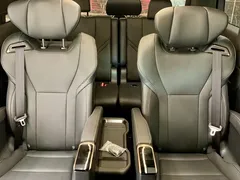 2023 Toyota Alphard 2.5L Hybrid Premium Gold, белый — фото 17