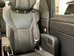2023 Toyota Alphard 2.5L Hybrid Premium Gold, белый — фото 20