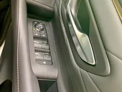 2023 Toyota Alphard 2.5L Hybrid Premium Gold, белый — фото 23