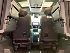 2023 Toyota Alphard 2.5L Hybrid Premium Gold, белый — фото 25