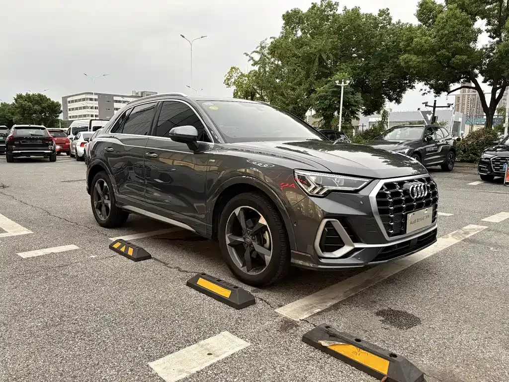 2021 Audi Q3 35 TFSI Fashion Sport