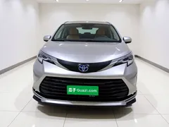 2021 Toyota Sienna 2.5L Hybrid Comfort — фото 2