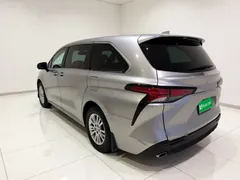 2021 Toyota Sienna 2.5L Hybrid Comfort — фото 4