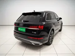 2022 Audi Q7 55 TFSI quattro S line Sport, чёрный — фото 6