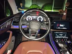 2022 Audi Q7 55 TFSI quattro S line Sport, чёрный — фото 11