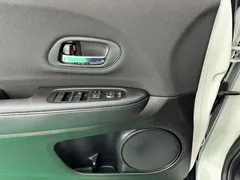 2022 Honda Vezel 1.5L CVT Pioneer, белый — фото 11