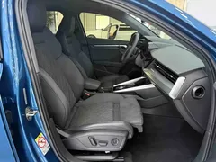 2021 Audi A3 Sportback 35 TFSI Luxury Sport, синий — фото 21
