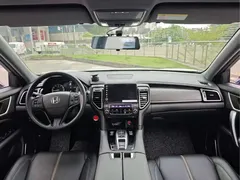 2020 Honda UR-V 370TURBO 2WD Premium, белый — фото 2