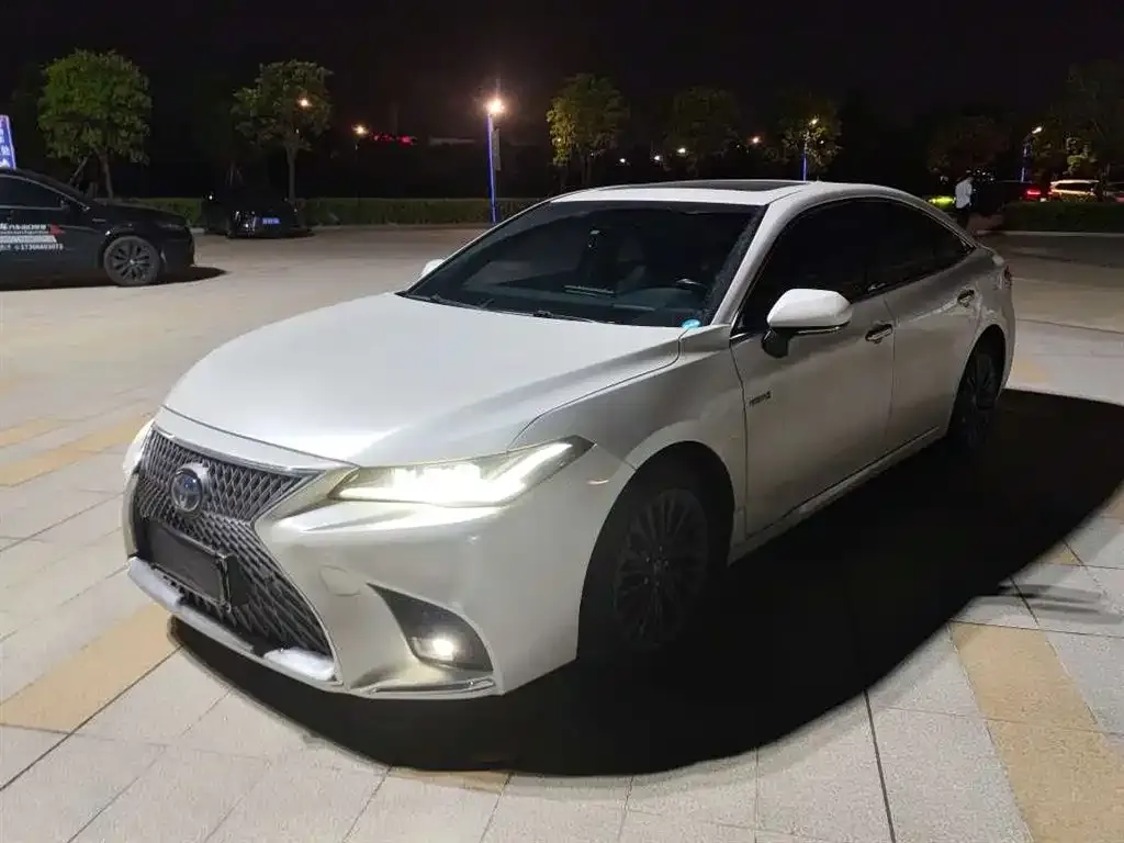 2022 Toyota Avalon Hybrid 2.5L Luxury